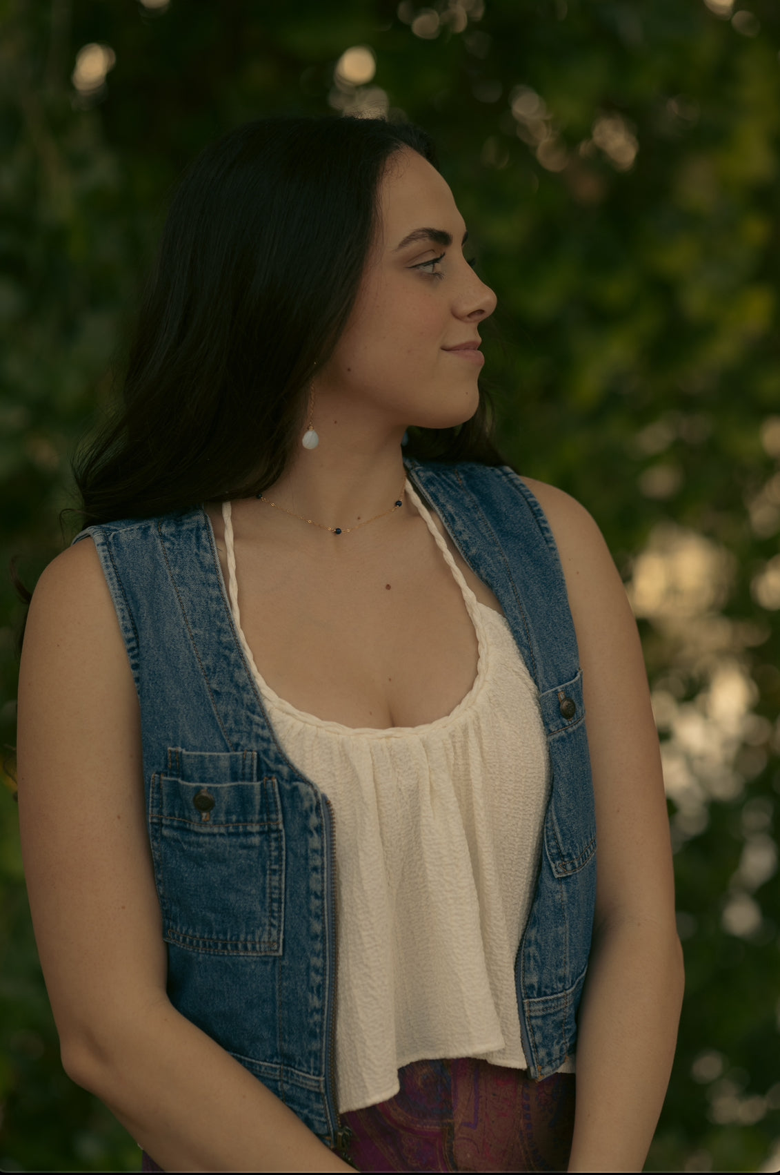 woman wearing a 14k gold filled cable chain necklace with 5 6mm lapis lazuli beads